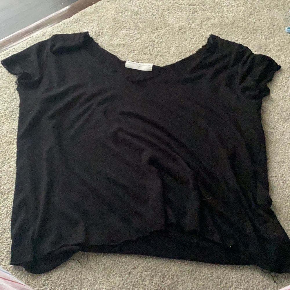 black loose tee